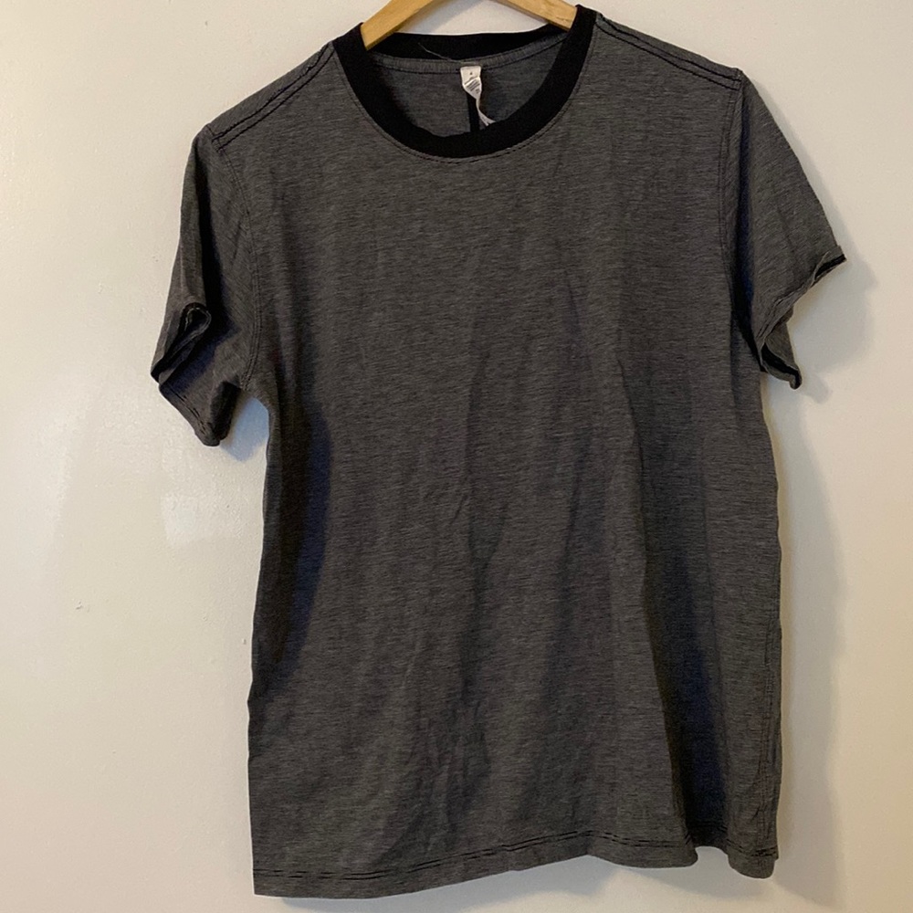 Lululemon tee